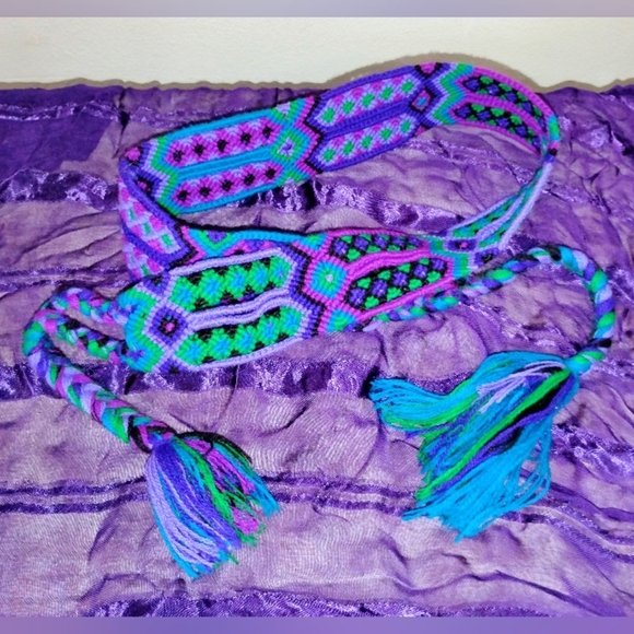 CHARMING HAND WOVEN BELT - Picture 1 of 8